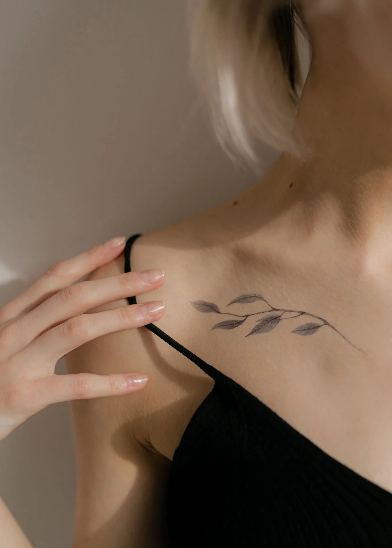 Set 3 tatuaje temporare Flori cu raze X